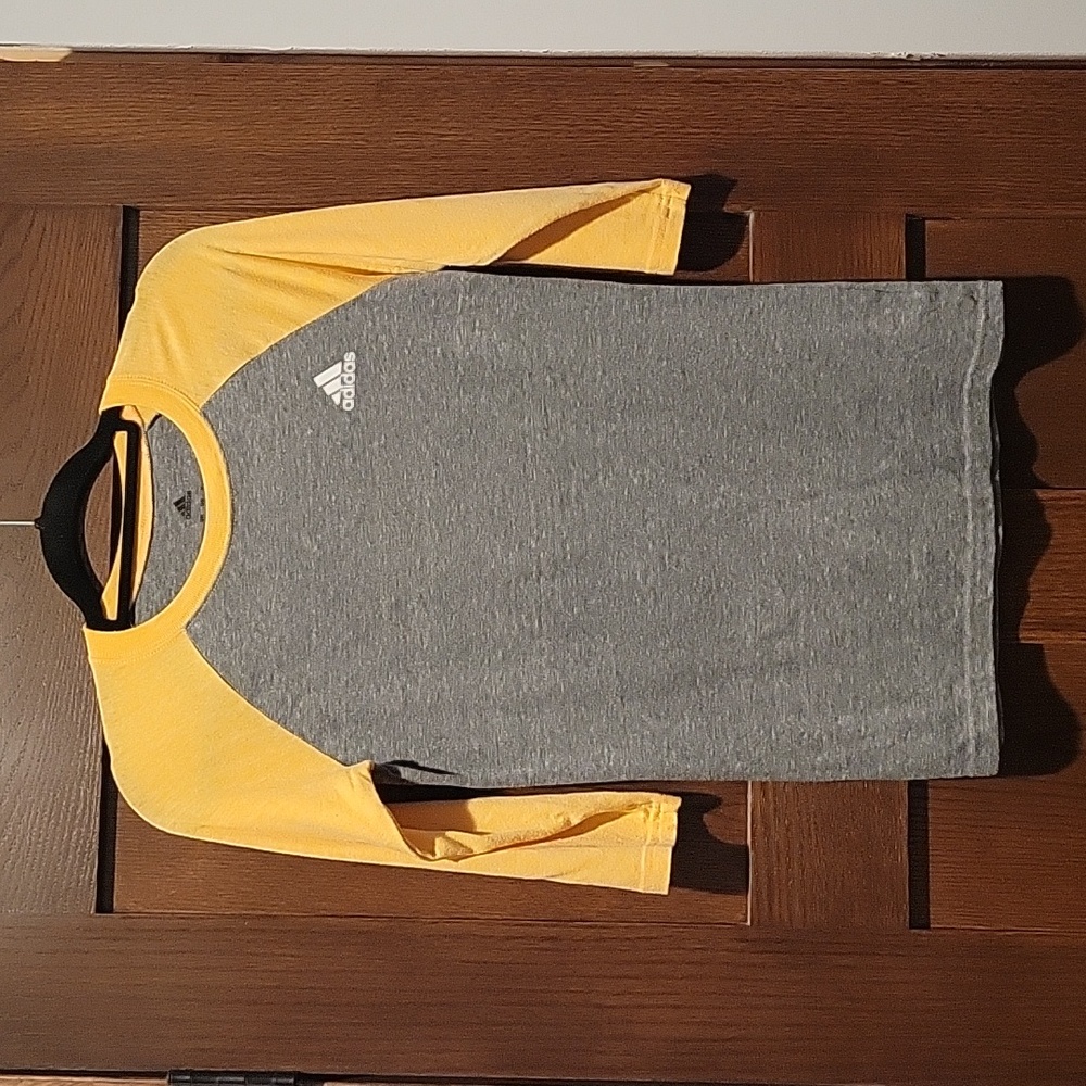 Womens Adidas 3/4 sleeve shirt